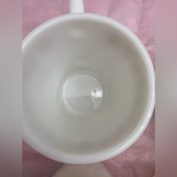 VINTAGE 1970’S SET OF 4 PYREX MILK GLASS MUGS WITH BUTTERFLY PATTERN D HANDLES - Picture 5 of 14